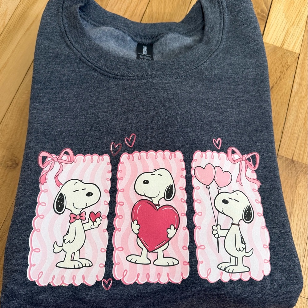 Gray Snoopy Graphic Sweatshirt